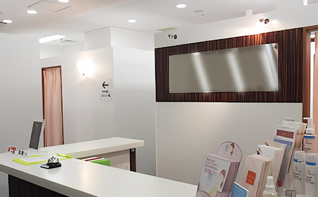富山駅前院の受付